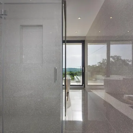 Luxury Eleven Near Rovinj For 10 Persons Only 4 Km From The 빌라