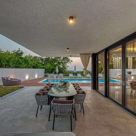 빌라 Luxury Eleven Near Rovinj For 10 Persons Only 4 Km From The 로비니스코 셀로