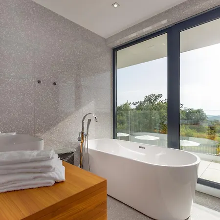 Willa Luxury Eleven Near Rovinj For 10 Persons Only 4 Km From The *