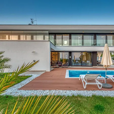 Luxury Eleven Near Rovinj For 10 Persons Only 4 Km From The 빌라